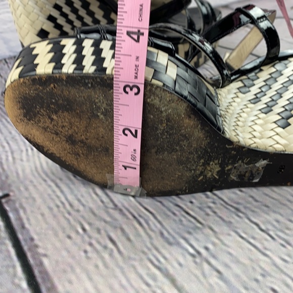 COLE HANN Black Patent Leather w/Cream/Off-White Leather Weave Wedges - Picture 10 of 17